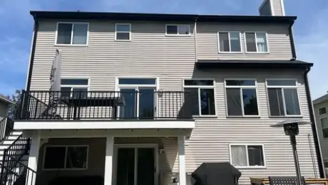 Strong winds damage roofs in Clarendon Hills